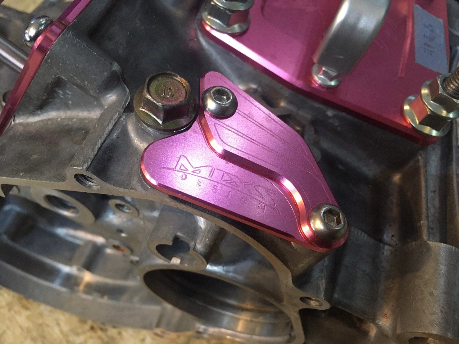 SHOPPING ｜ 三重県桑名市にあるNSR250専門のバイクショップ